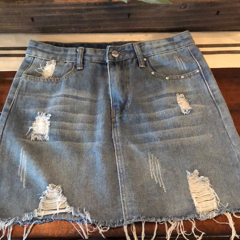 Medium washed jean skirt